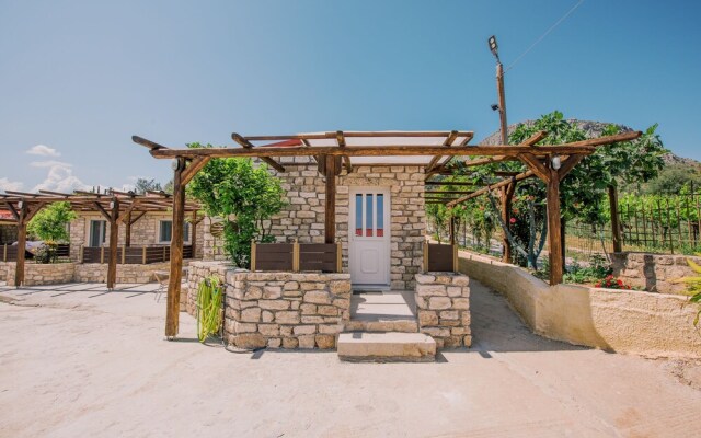 Acrocorinth Apartments