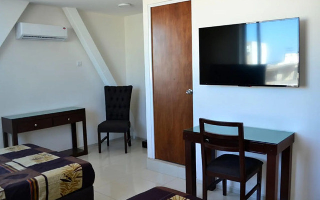 Hotel Business by Grupo La Jolla