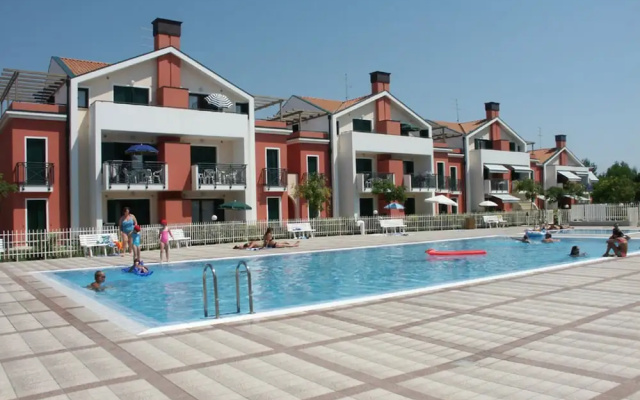 Apartment With Terrace and Pool