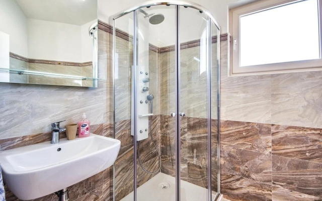 Stunning Home in Valtura With Jacuzzi, Wifi and 4 Bedrooms