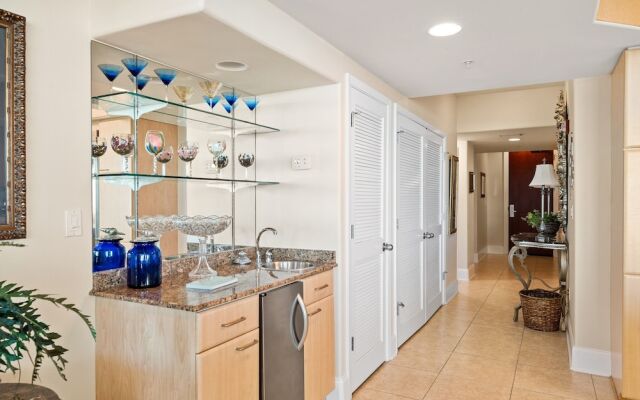 Crb1216 2 Bedroom Condo