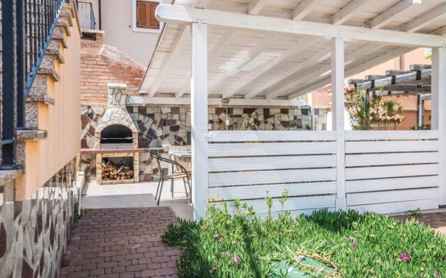 Nice Home in Liznjan With Wifi and 7 Bedrooms