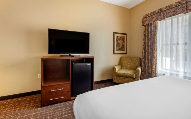 Spark by Hilton Shawnee