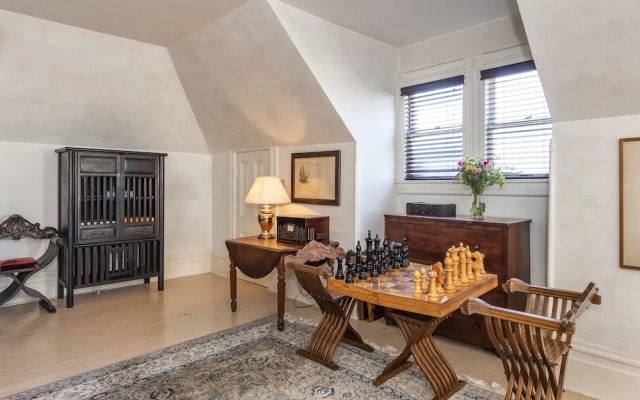 Chateau Tivoli B&B
