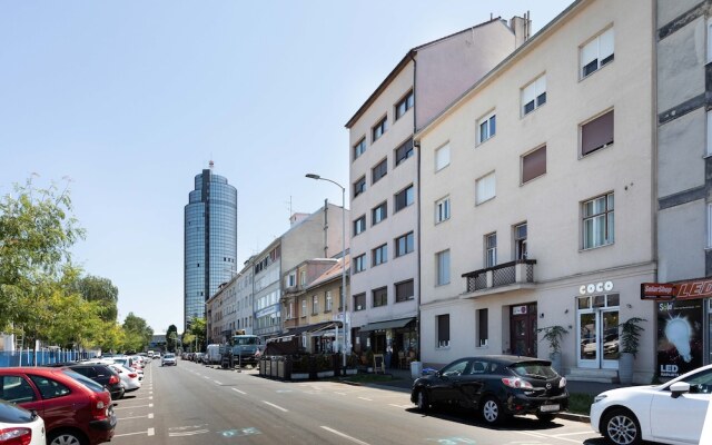 Spacious 2bdr Apartment With a Cute Balcony