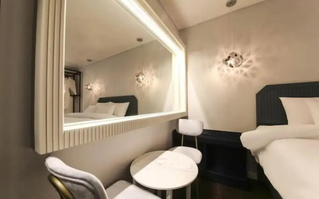 Sinan E.KKLIM Hotel