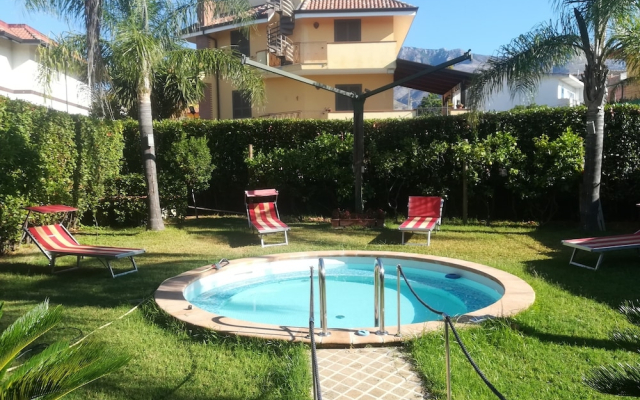 Villa Captains With Swimmingpool
