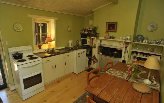 Emma Tiver Heritage Cottage