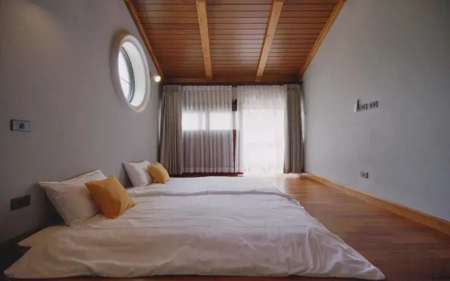 Yellow Pillow Village