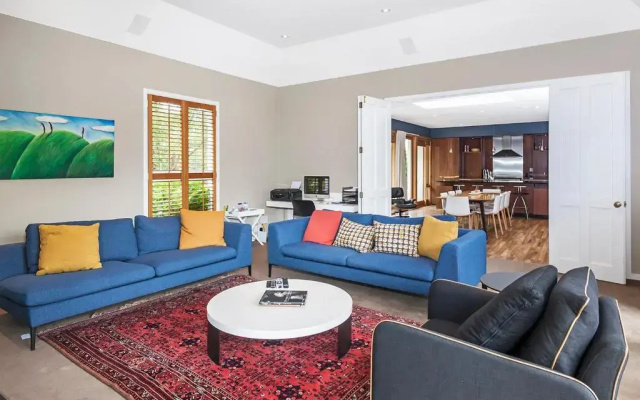 French City Mansion - Christchurch Luxury Home