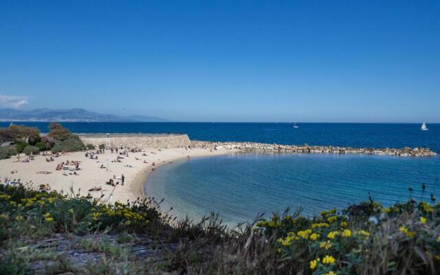 Charmant appartement spacieux pour 6P vue mer vieil Antibes