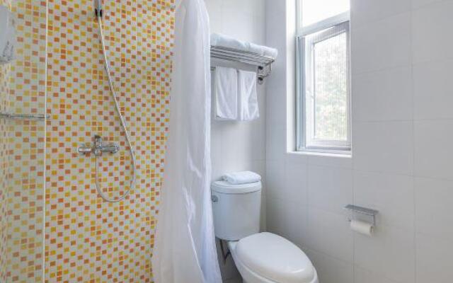 Home Inn (Nanjing Yunnan Road Metro Station Shanghai Road)