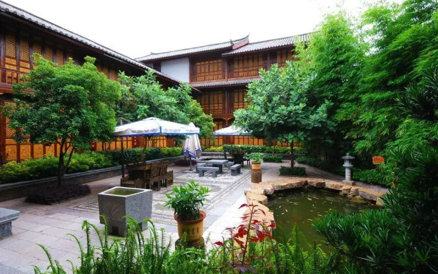 Lijiang Golden Path Hospitality