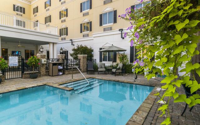 Candlewood Suites Downtown by IHG