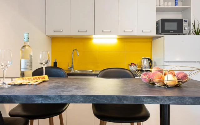 Studio Apartment Les - 4 min walk from amphiteatre