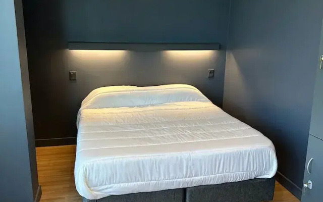 Mons Hostel