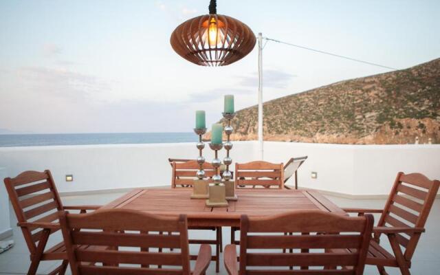 white house apollon naxos