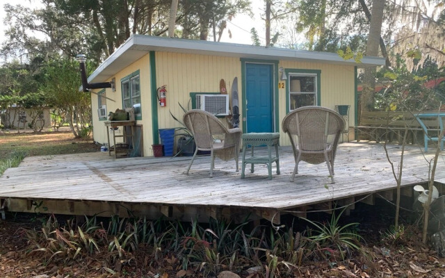 Nature Coast Inn and Cottages