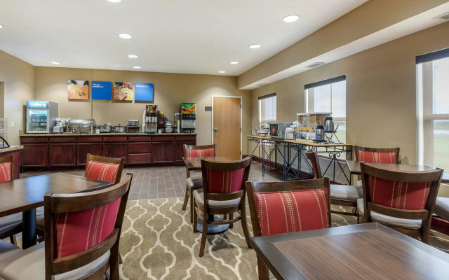 Comfort Inn Walcott near Davenport