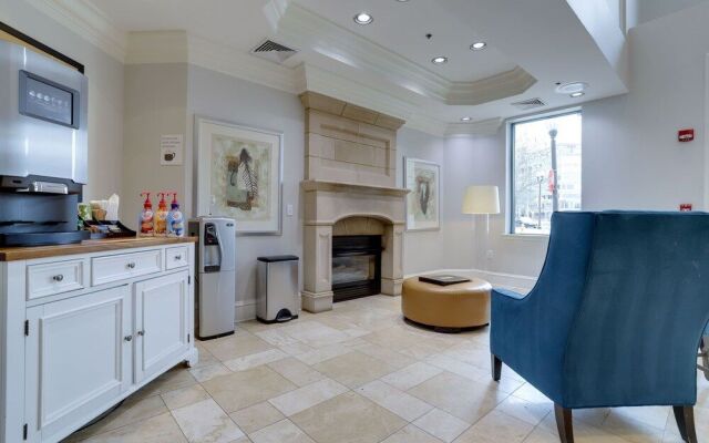 Sensational 1 Bedroom Condo Ballston