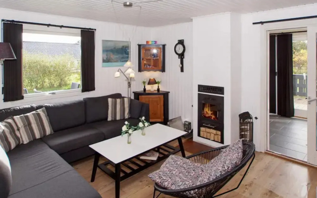 Enticing Holiday Home in Hemmet near Sea