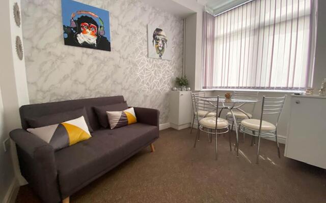 Townhouse @ 110 Etruria Vale Road Stoke