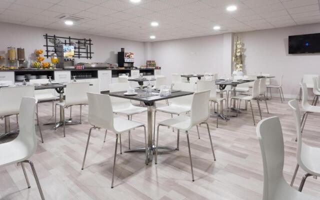 Hotel Familia Conde