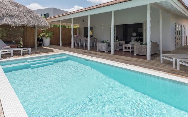 Splendid Villa With Swimming Pool in Jan Thiel