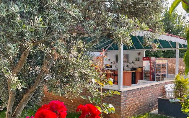 Cennet Hotel