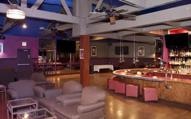 Summit Hotel