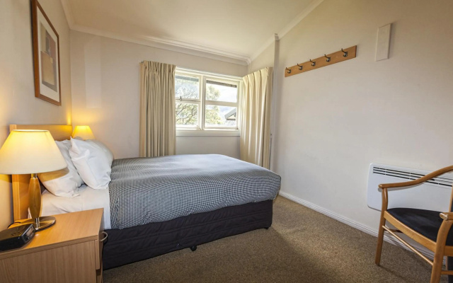 The Denman Hotel – Guest Rooms – Thredbo