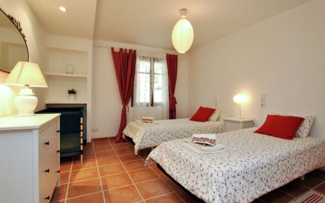 Spacious Mansion in Alaró With Swimming Pool
