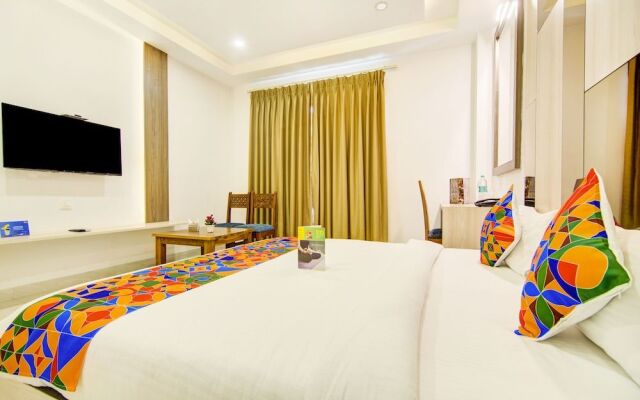 Fabhotel Yellow