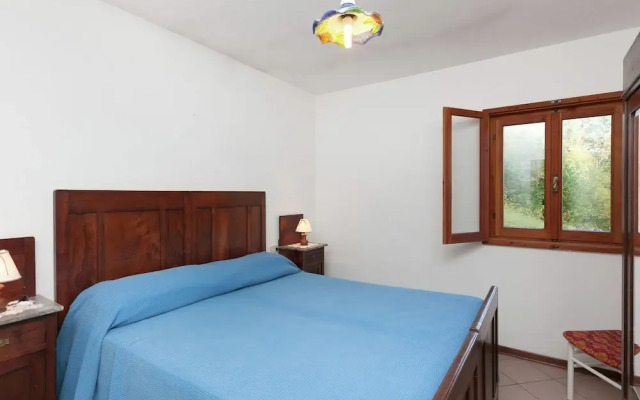 Comfy Holiday Home With Fireplace, Garden Furniture,barbecue