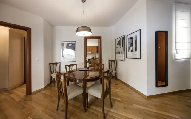 Two Bedroom apt 2' to Acropolis museum