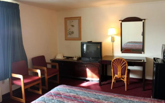 Super 7 Motel