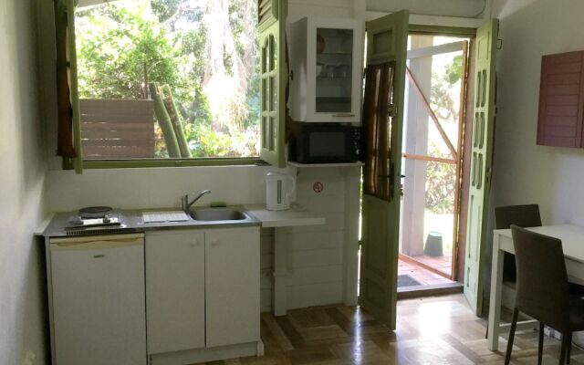 Studio in Schoelcher, With Enclosed Garden and Wifi - 2 km From the Be