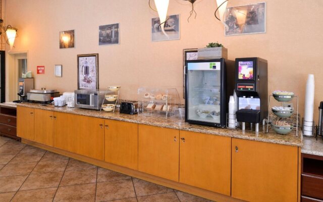 Red Lion Inn & Suites Cathedral City