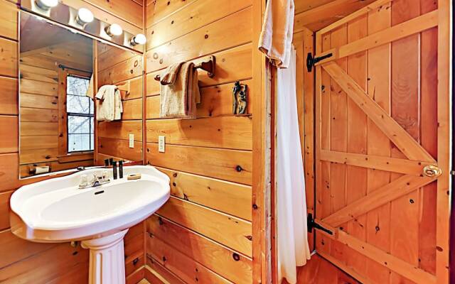 A Birds Song - 2 Br Cabin
