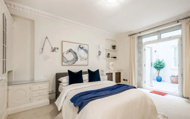 Cleveland Square Mansions