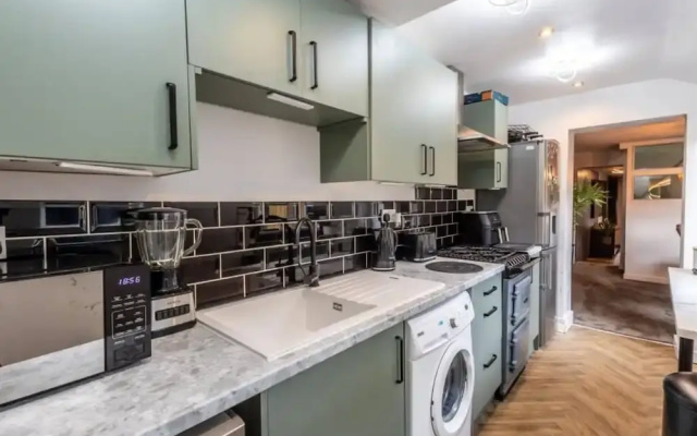 Peaceful Retreat in Telford With Modern Amenities