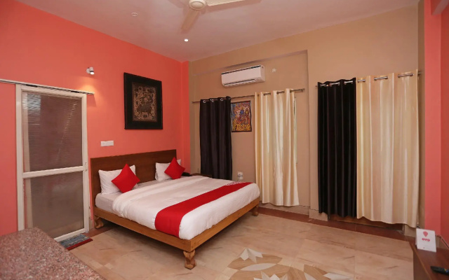 OYO Flagship 19120 The Classio Guest House