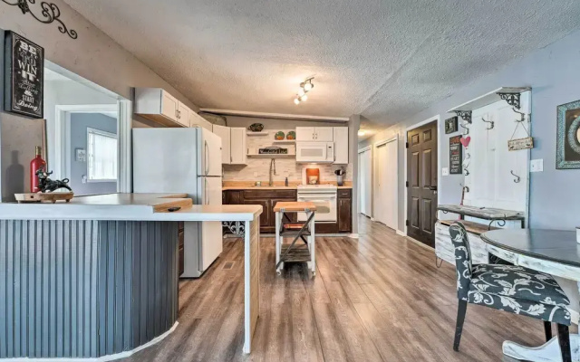 Lakefront Vacation Rental w/ Deck & 2 Docks!