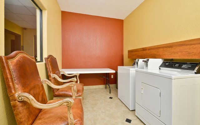 Best Western Plus North Houston Inn & Suites