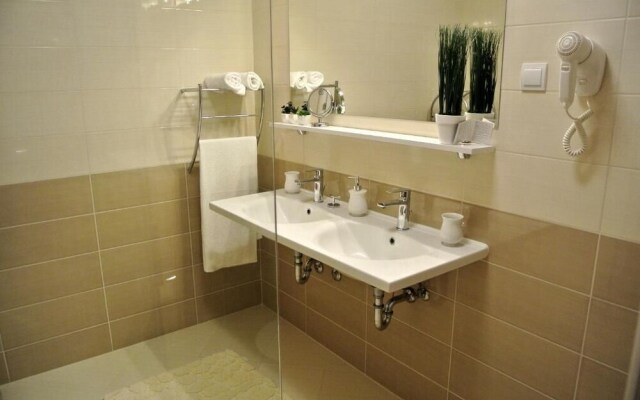 55 & 54 Stairs Apartments