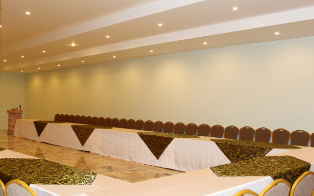 Torres de Alba Hotel & Suites
