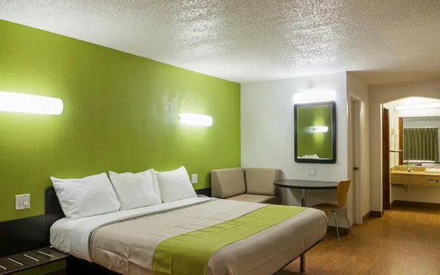 Motel 6 Harvey LA
