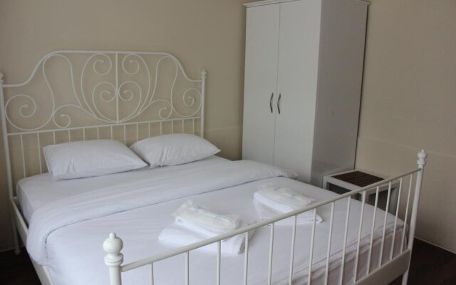 Büyükada Apart Hotel - Karadağ Apart