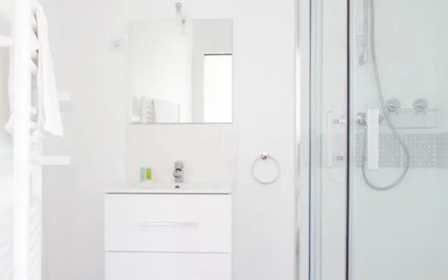 Marais - Place des Vosges Apartment