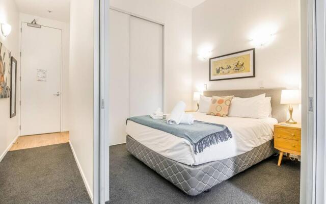 Open-Plan Living In The Heart Of Auckland